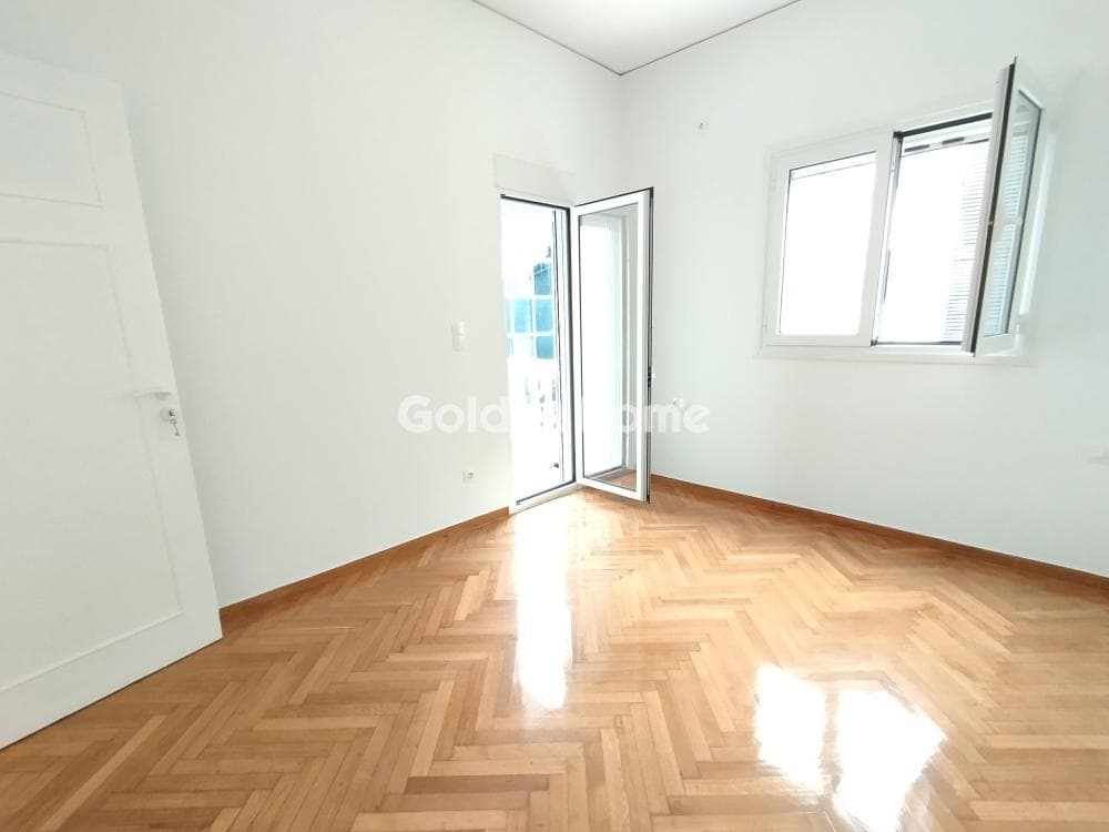 Apartment in Neo Faliro, Piraeus — Photo 13 of 46