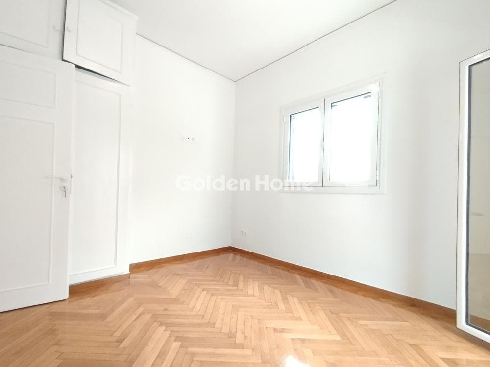Apartment in Neo Faliro, Piraeus — Photo 25 of 46