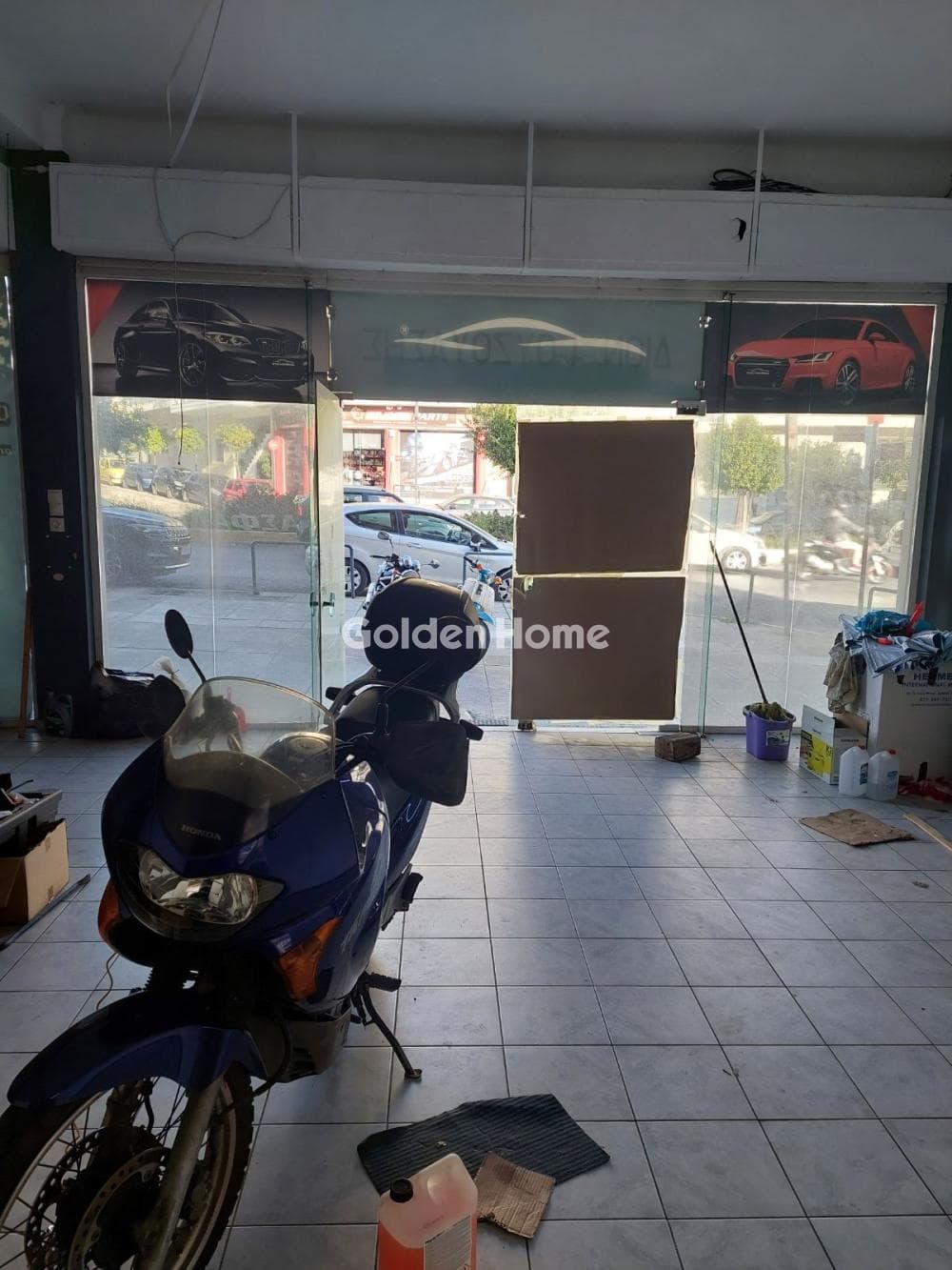 Κατάστημα στην Πλατεία Ελευθερίας, Κορυδαλλός — Φωτογραφία 7 από 9