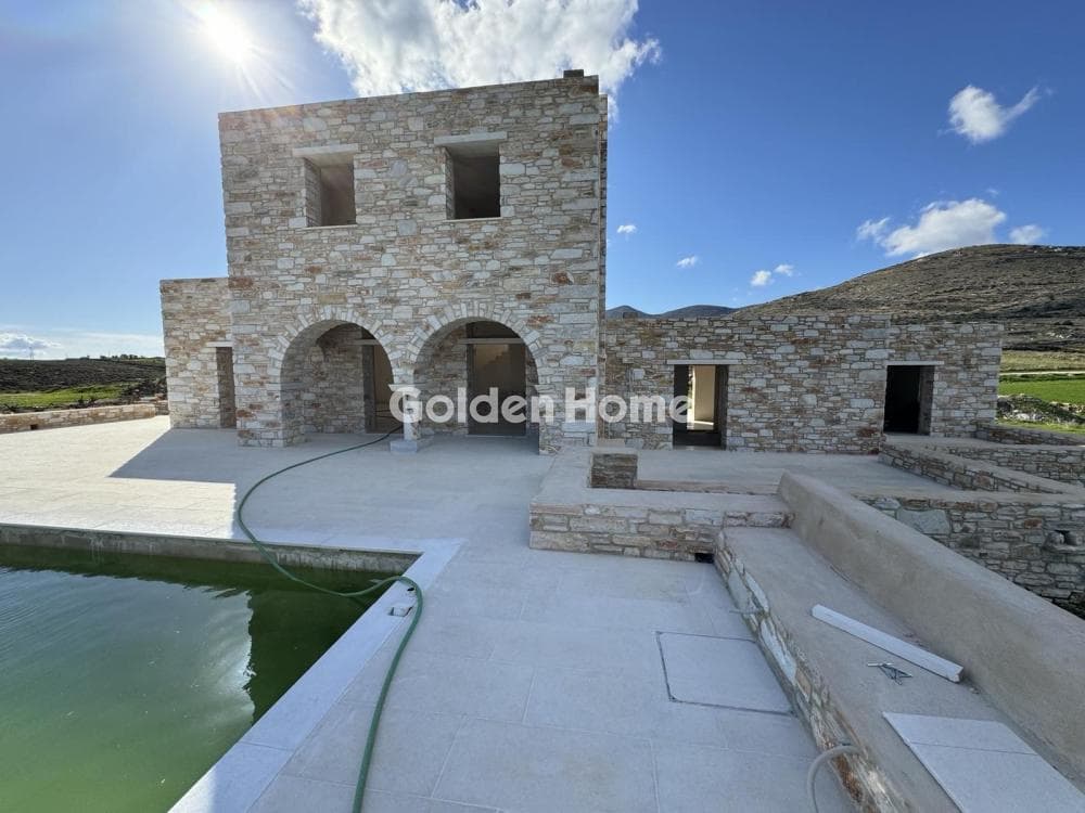 House in Tourlos, Paros — Photo 1 of 19