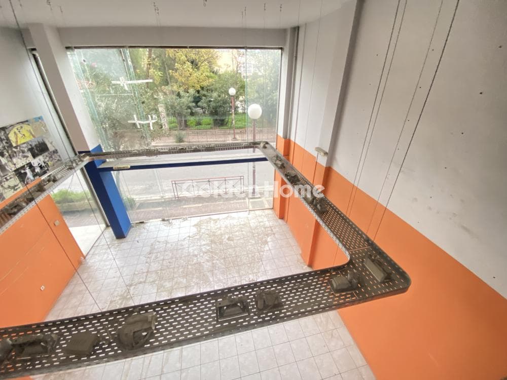 Retail Store in Agios Ioannis, Neos Kosmos — Photo 1 of 14