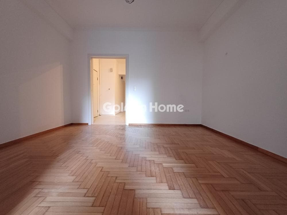 Apartment in Agios Panteleimonas, Attiki — Photo 1 of 22