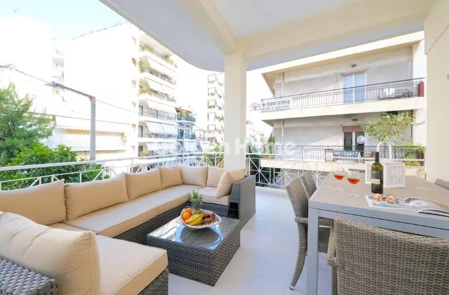 Apartment in Mitropoli, Piraeus — Photo 1 of 19