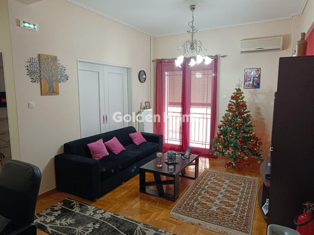 Apartment in Evaggelistria, Piraeus — Photo 1 of 19