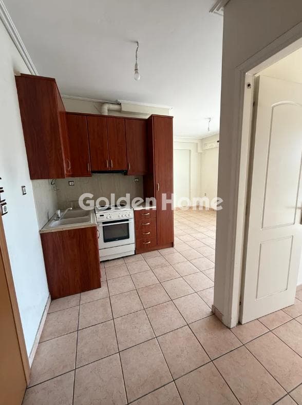 Apartment in Center, Dafni — Photo 5 of 18