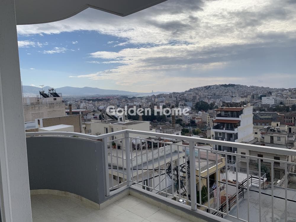 Apartment in Maniatika, Piraeus — Photo 1 of 20