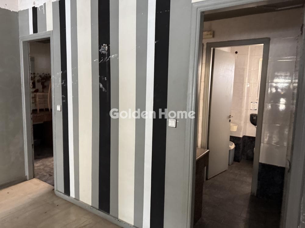 Retail Store in Agia Eirini Lykovrysis, Lykovrisi — Photo 10 of 12