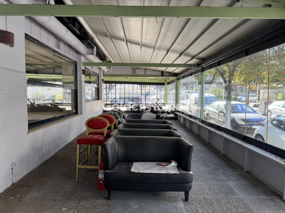 Retail Store in Agia Eirini Lykovrysis, Lykovrisi — Photo 11 of 12