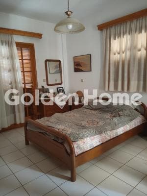House in Center, Desfina — Photo 11 of 30