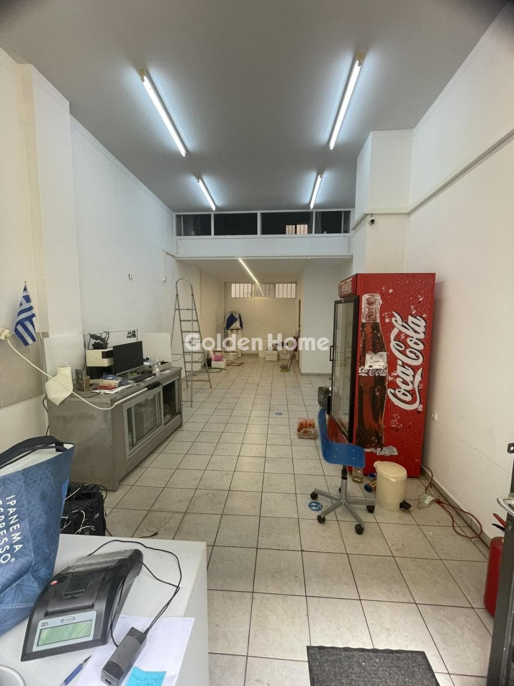 Retail Store in Voulgari - Agios Eleftherios, Patisia — Photo 1 of 3