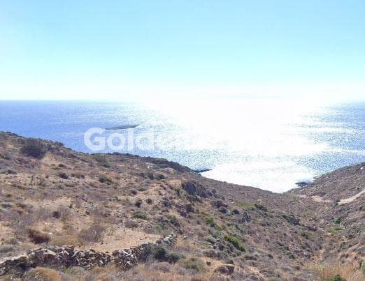 Αγροτεμάχιο στην Καλυψώ, Σύρος