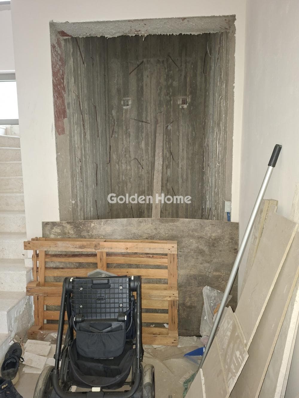 Retail Store in Kollivas, Gazi — Photo 8 of 10
