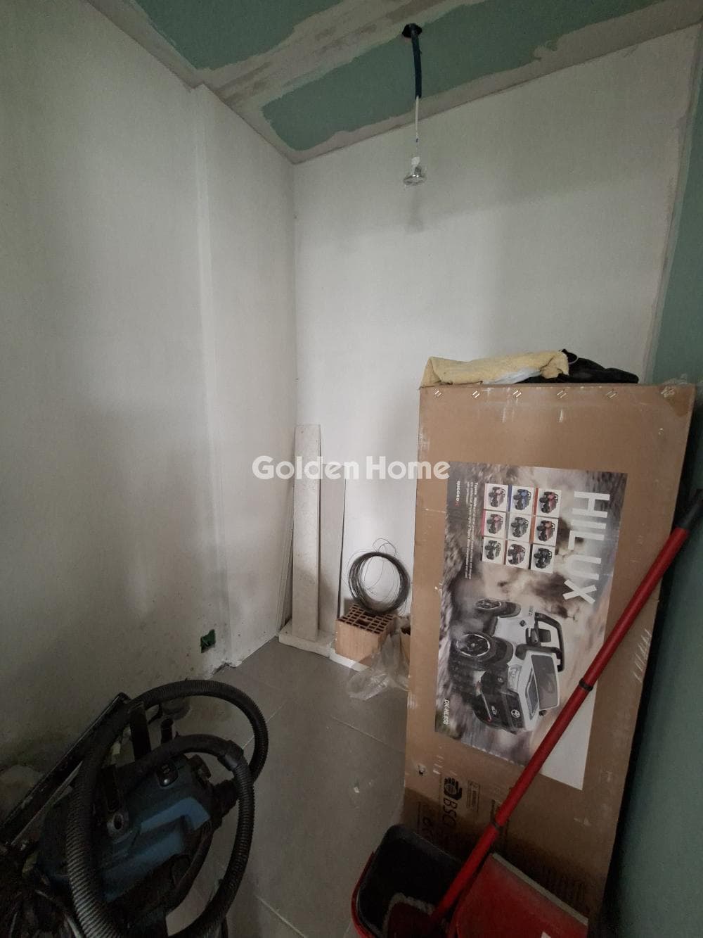 Retail Store in Kollivas, Gazi — Photo 9 of 10