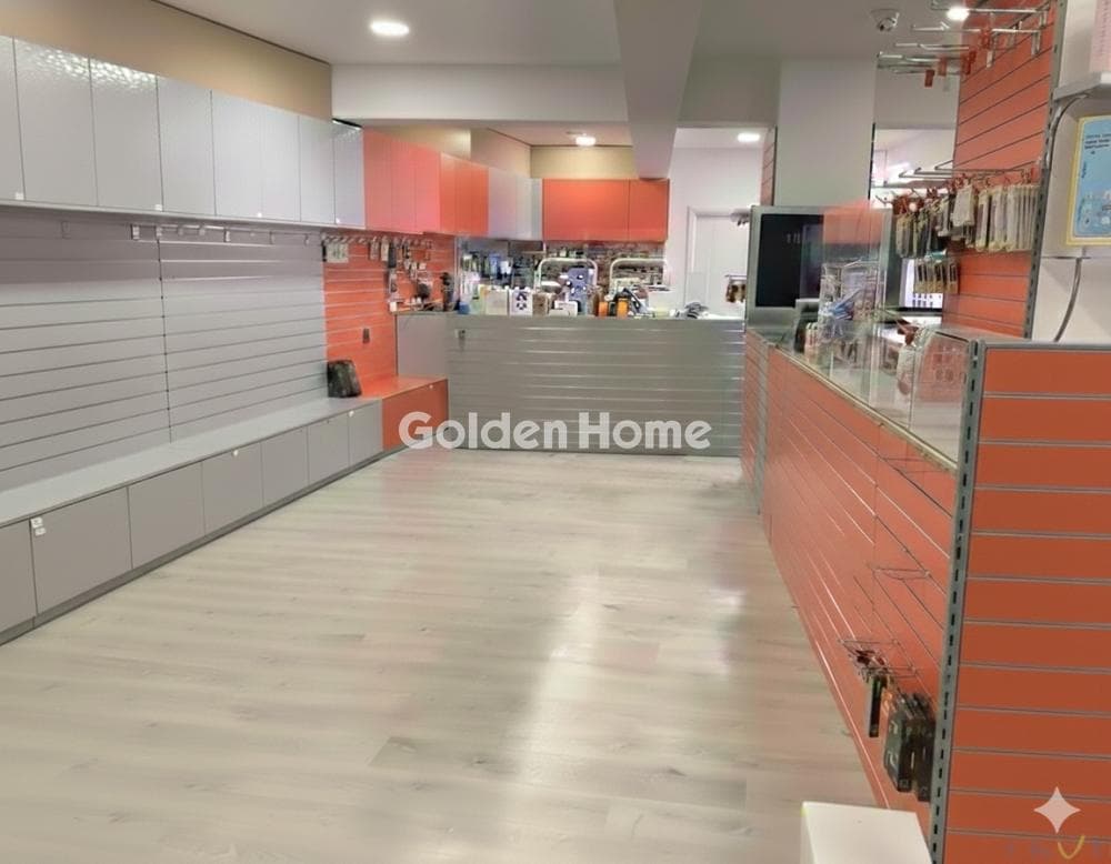 Retail Store in Center, Dafni — Photo 1 of 4