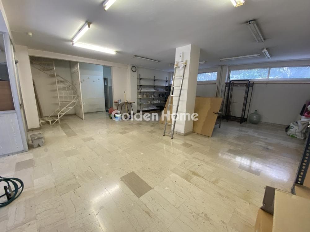 Retail Store in Plateia Ntavari, Palaio Faliro — Photo 1 of 18