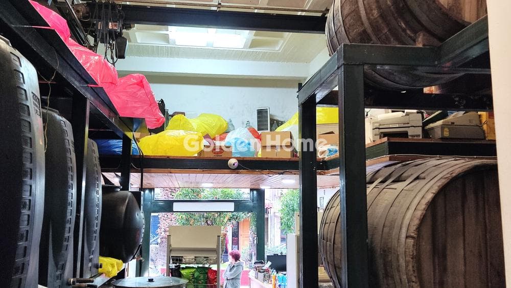 Κατάστημα στην Πλατεία Ελευθερίας, Κορυδαλλός — Φωτογραφία 13 από 23