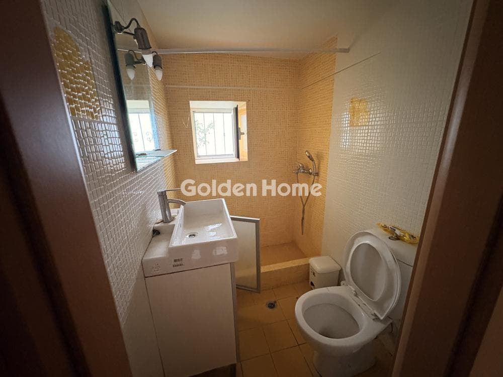 House in Eleftherias square, Koridallos — Photo 16 of 23