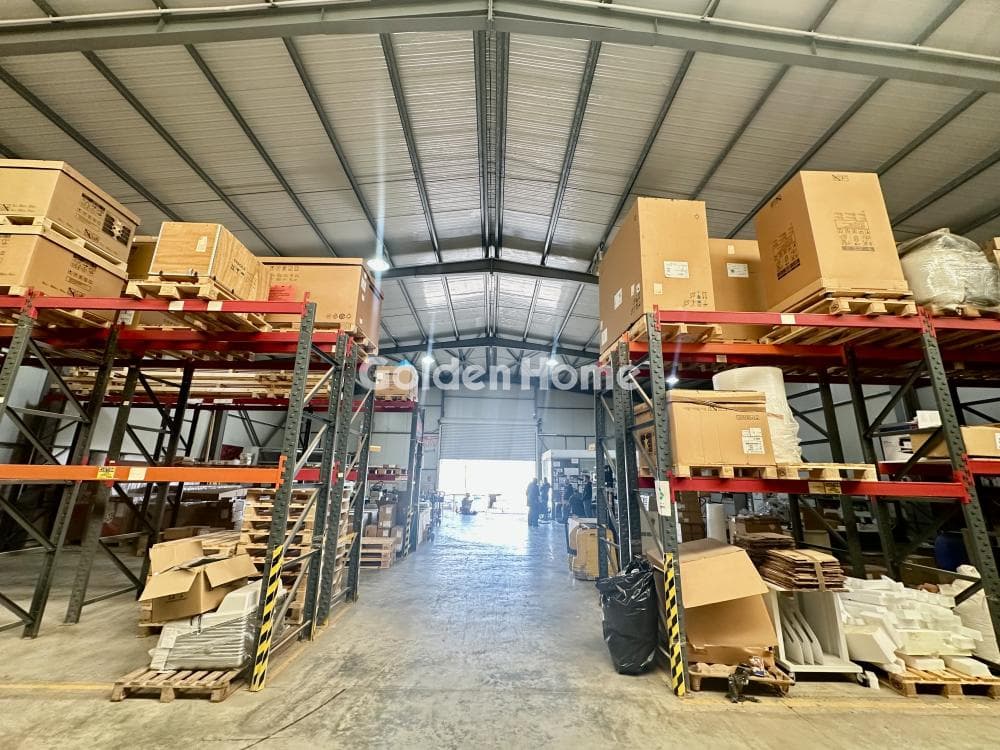 Warehouse in Panorama, Metamorfosi — Photo 2 of 9