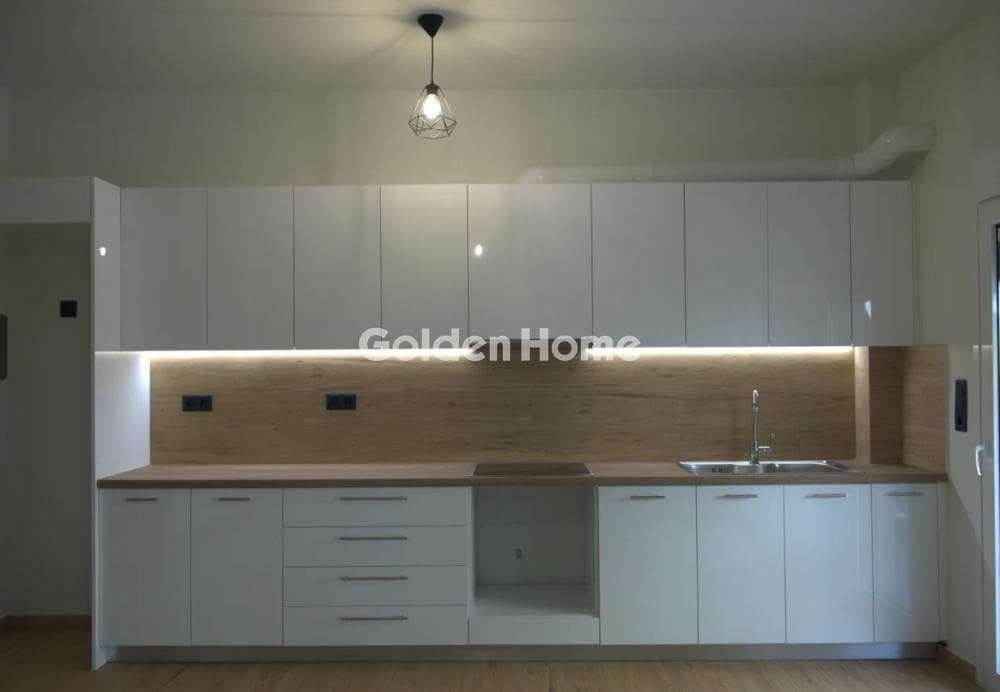 Apartment in Plateia Davaki, Kalithea — Photo 1 of 15