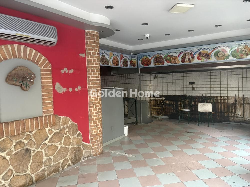 Retail Store in Palaia Kokkinia, Piraeus — Photo 1 of 16
