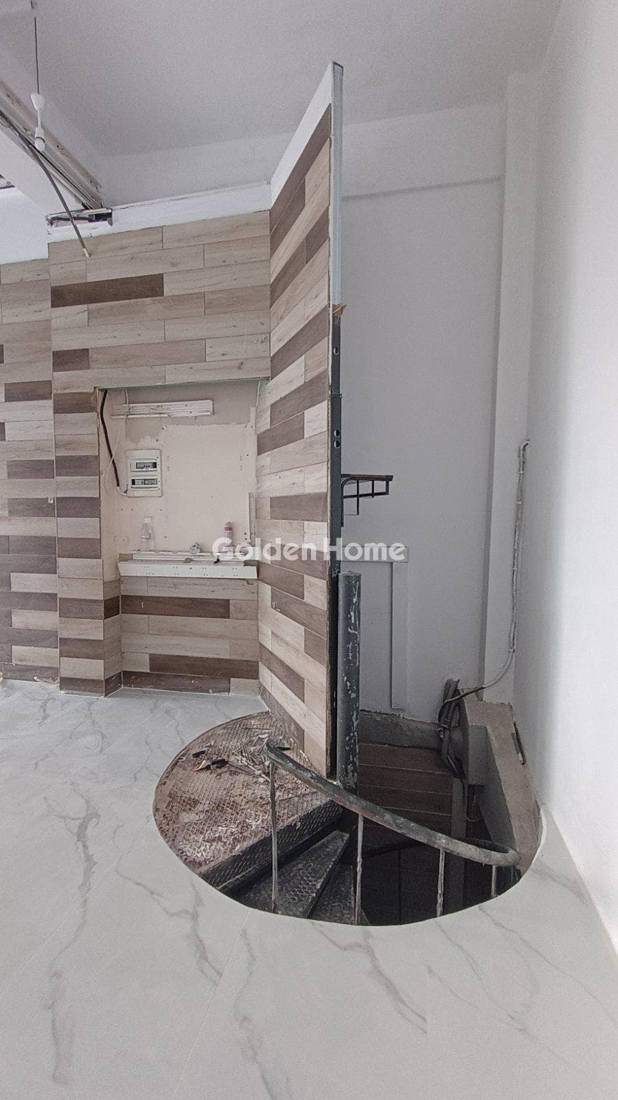 Retail Store in Center, Oreokastro — Photo 6 of 7