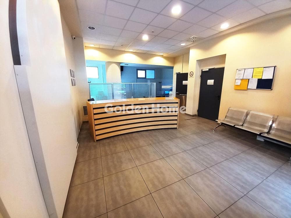 Retail Store in Center, Nikaia — Photo 1 of 48