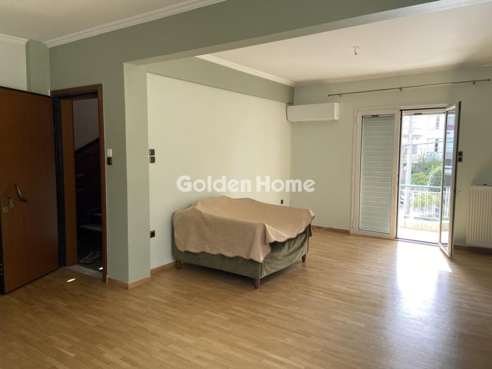 Apartment in Agia Paraskevi, Nea Smyrni — Photo 1 of 11
