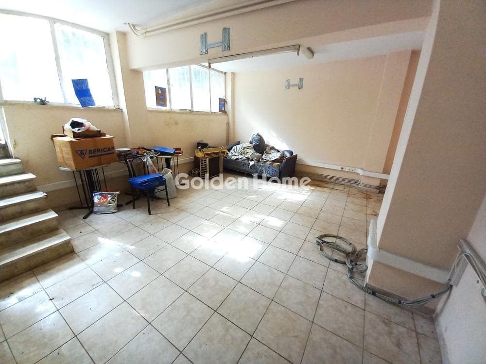 Αποθήκη στην Πλατεία Ελευθερίας, Κορυδαλλός — Φωτογραφία 4 από 9