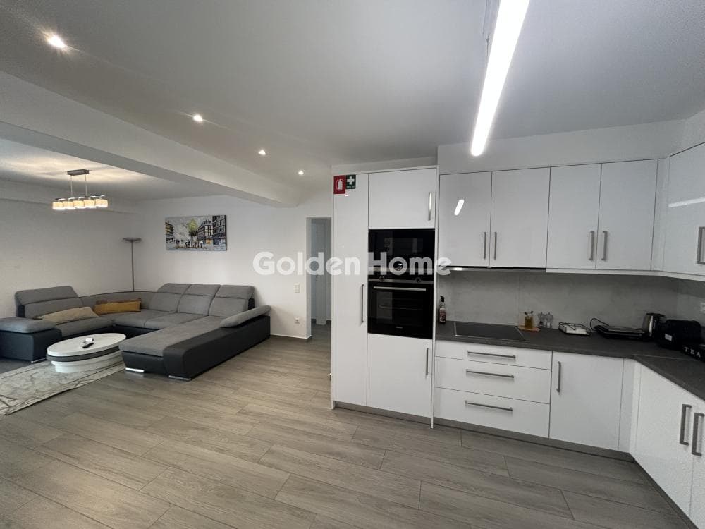 Apartment in Agios Ioannis, Neos Kosmos — Photo 1 of 25
