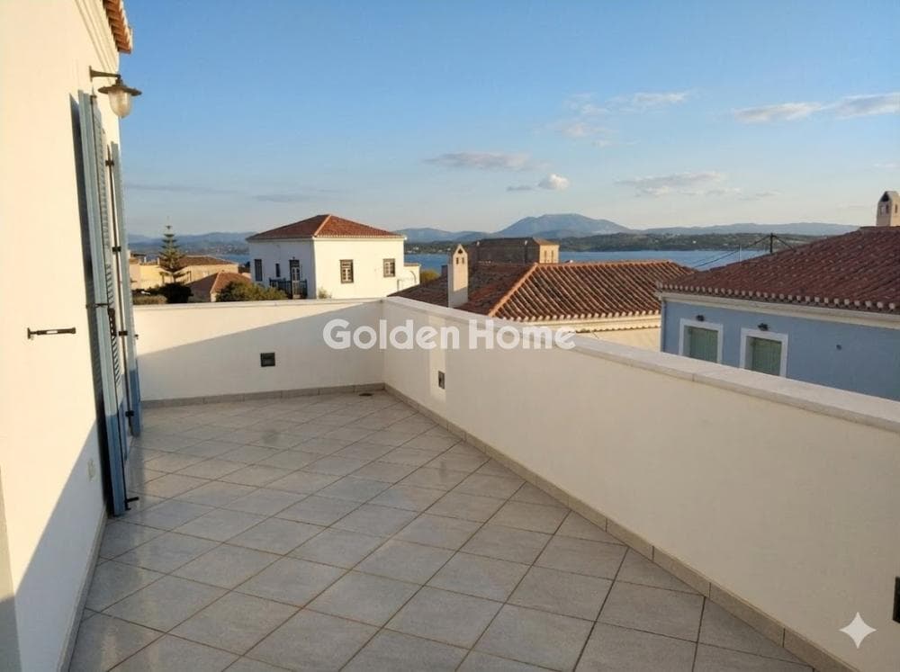 House in Kouzounos, Spetses — Photo 1 of 15
