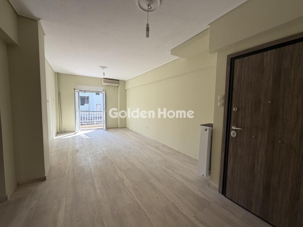 Apartment in Leof. Liosion, Attiki — Photo 1 of 27