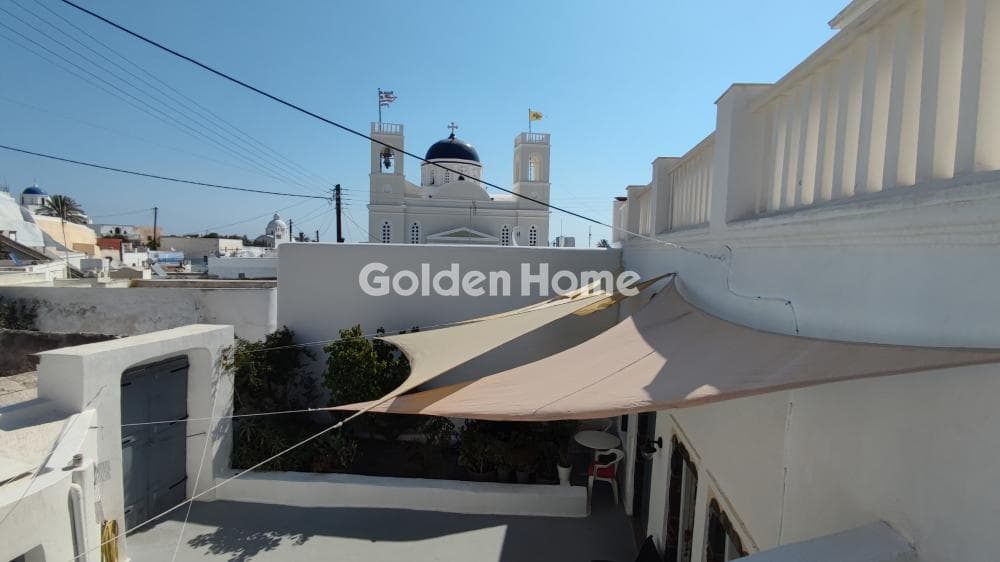 House in Thira, Santorini — Photo 17 of 17