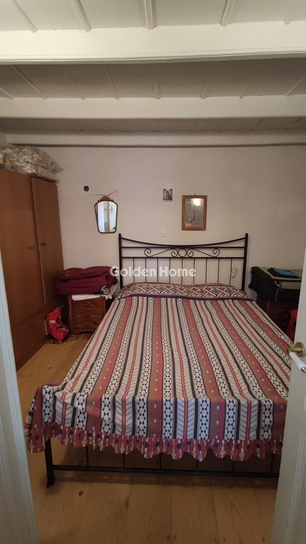 House in Thira, Santorini — Photo 15 of 17