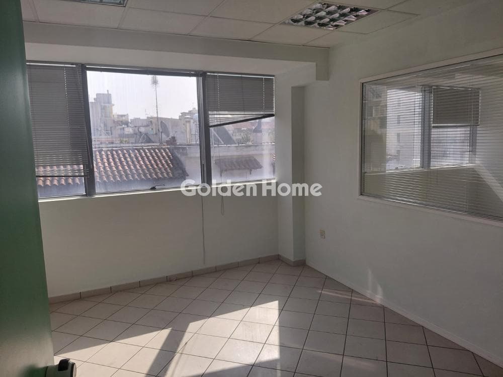 Office in Lazarou, Nea Ionia — Photo 2 of 18