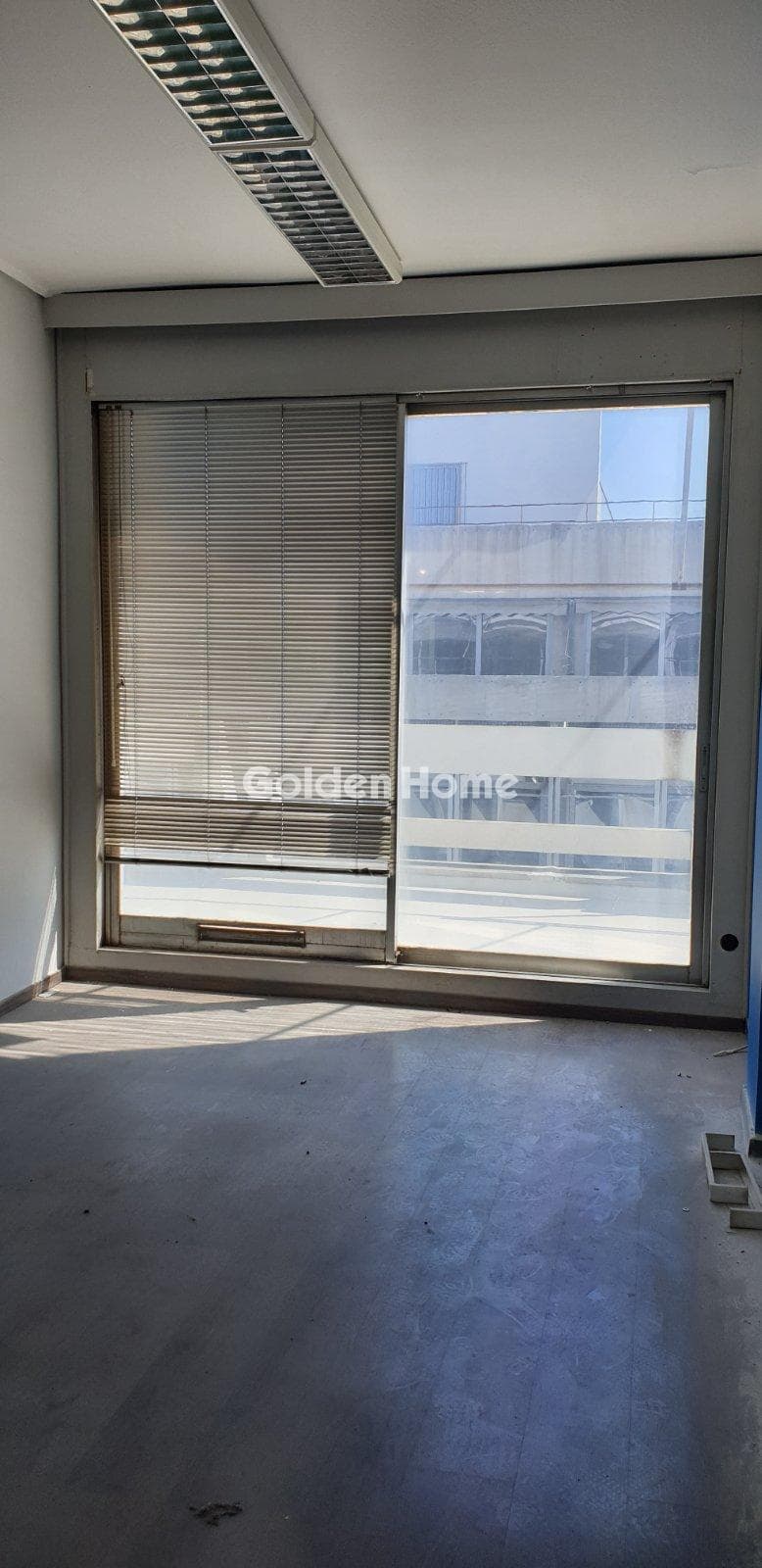 Office in Platia Kanigos, Exarchia - Neapoli — Photo 1 of 3