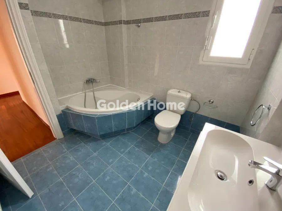 Apartment in Center, Vouliagmeni — Photo 10 of 11
