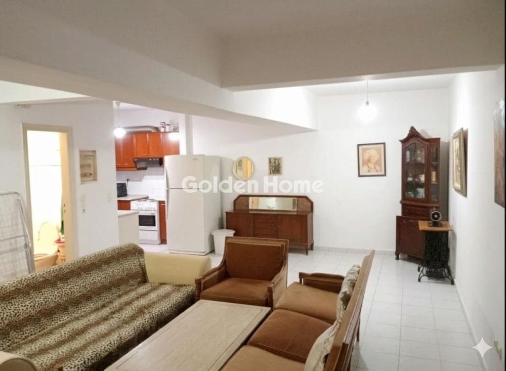 Apartment in Paralia Platanou, Akrata — Photo 1 of 7