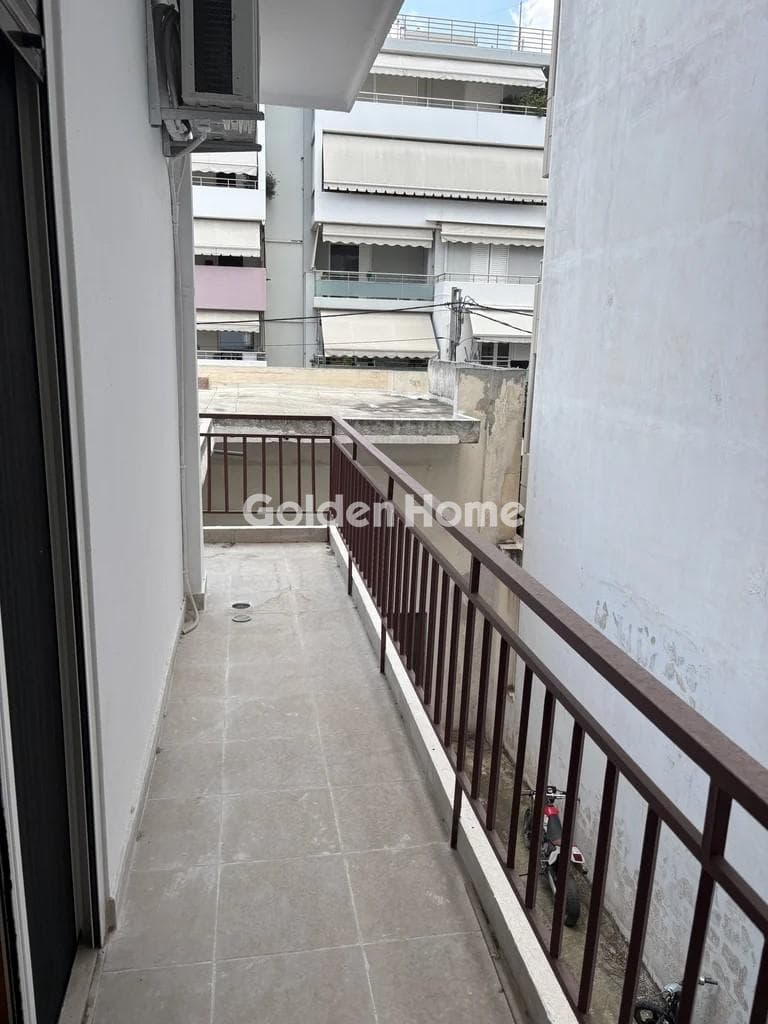 Apartment in Center, Moschato — Photo 13 of 14