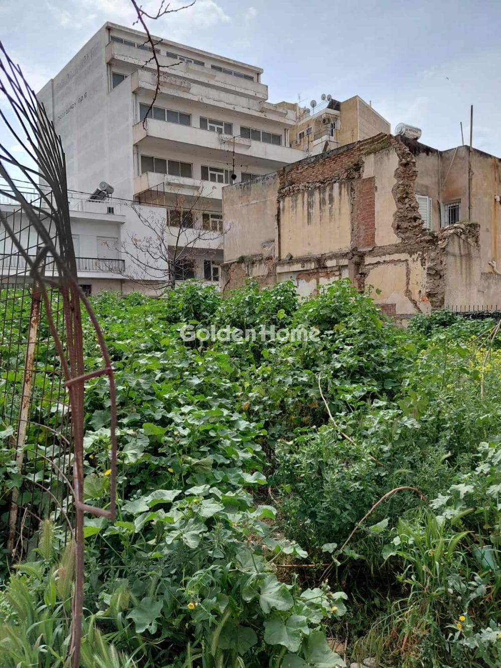 Building Plot in Stathmos, Attiki — Photo 1 of 3