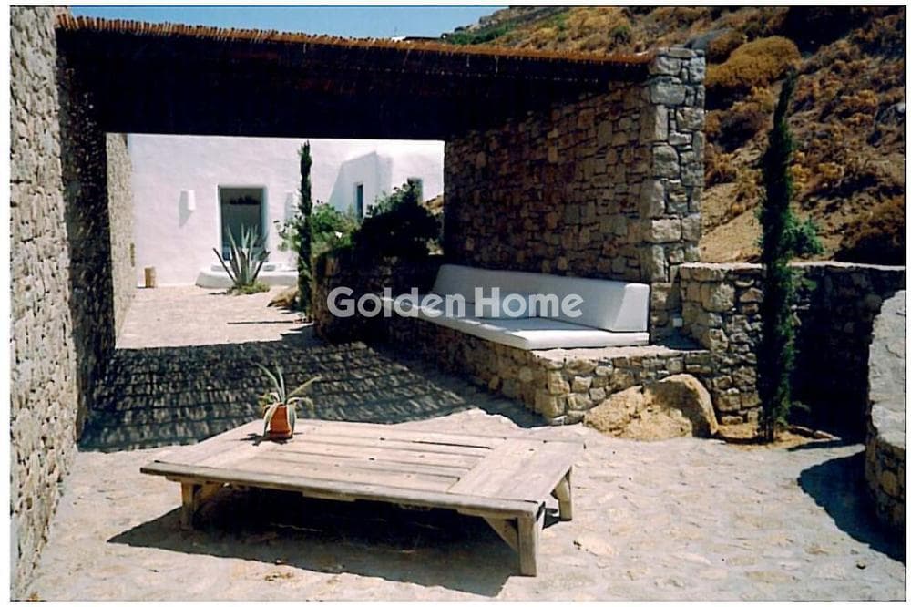 House in Kastro, Mykonos — Photo 2 of 11