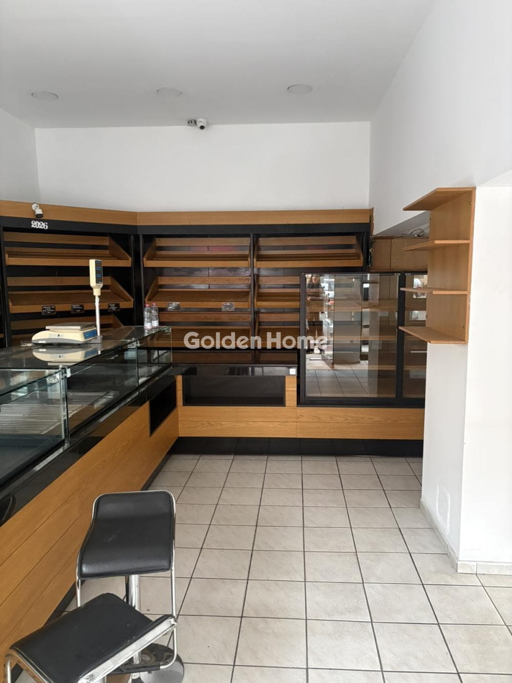 Retail Store in Evangelistria, Kalithea — Photo 1 of 8