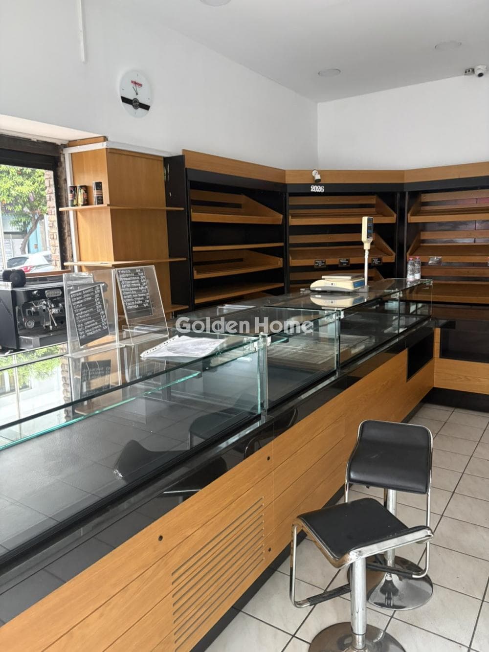 Retail Store in Evangelistria, Kalithea — Photo 2 of 8