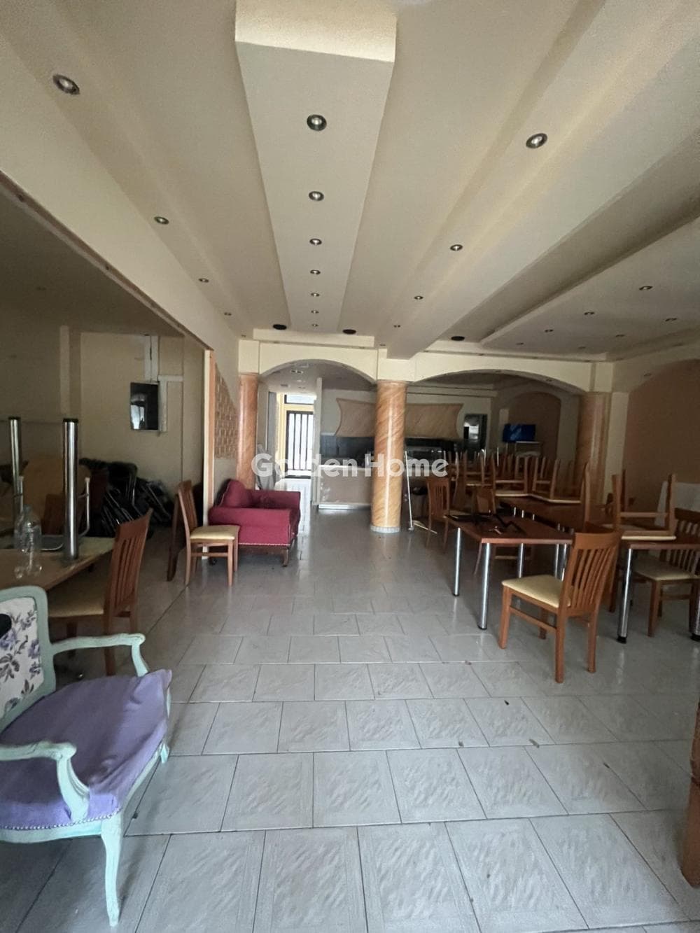 Κατάστημα στην Τζιτζιφιές, Μοσχάτο — Φωτογραφία 1 από 7