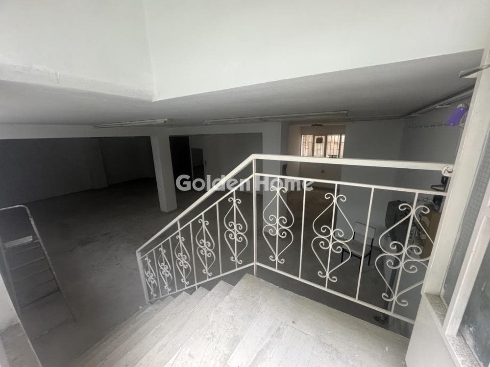 Warehouse in Profitis Ilias, Piraeus — Photo 1 of 9