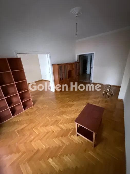 Apartment in Platia Attikis, Attiki — Photo 1 of 13