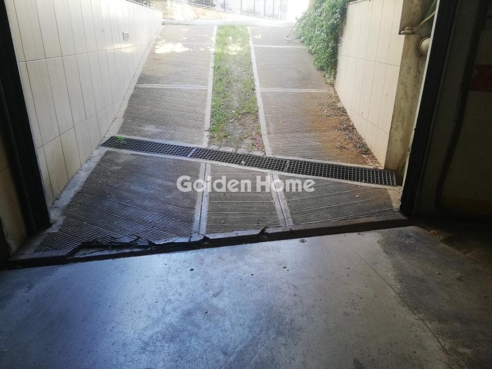 Parking Space in Amfithea, Palaio Faliro — Photo 16 of 18
