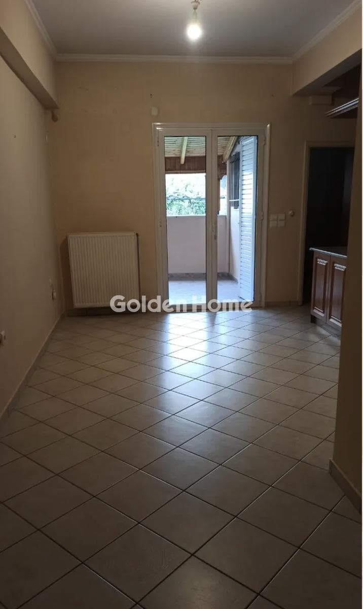 Apartment in Megala Sxoinia A, Acharnes — Photo 1 of 19