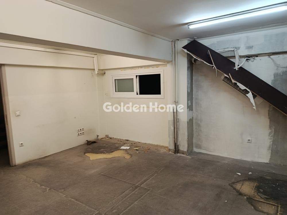 Retail Store in Platia Karitsi, Kentro — Photo 8 of 10