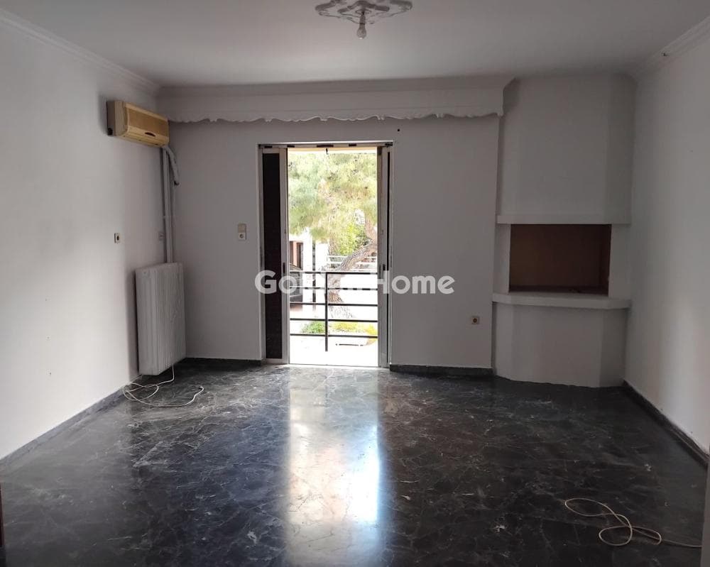 Apartment in Kariotika, Perama — Photo 1 of 14