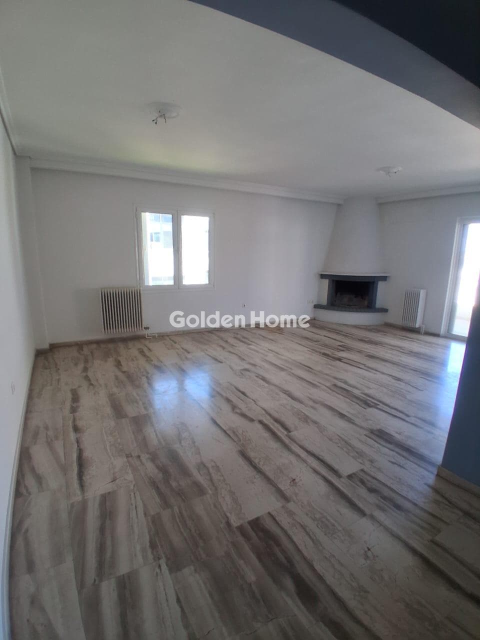 Apartment in ERT, Agia Paraskevi — Photo 2 of 11